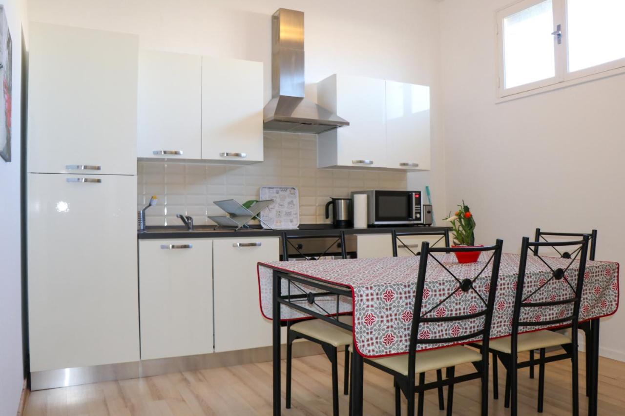 Appart Aux Deux Colombes Avec Balcon Et Garage パミエ エクステリア 写真